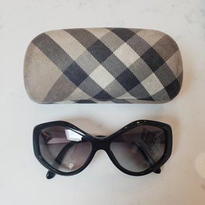 Burberry Sunglasses with case